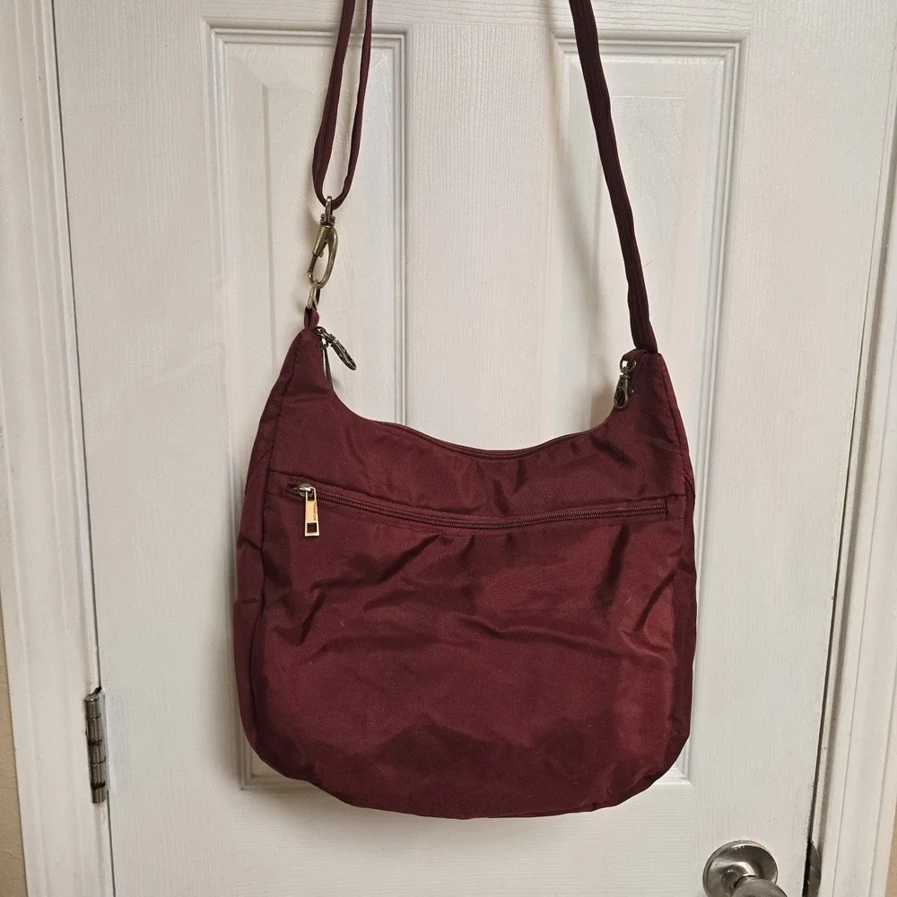 Travelon Anti-Theft Burgundy Round Hobo Bag ‎ Purse